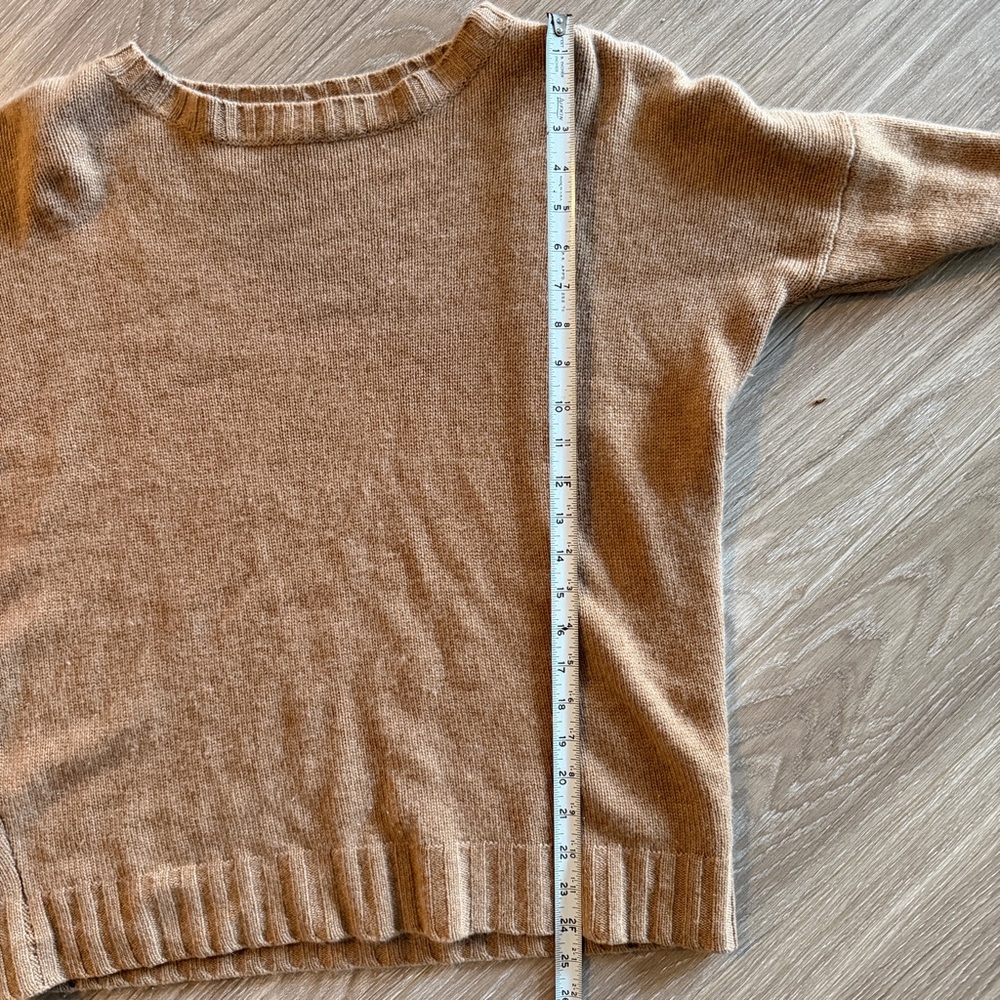 J.crew Italian Cashmere Oversized Dolman 3/4 sleeve sweater tan size small - Picture 6 of 7
